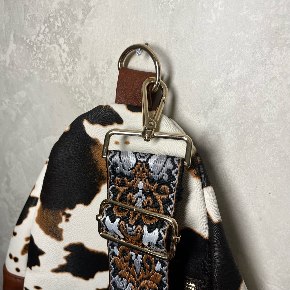 NWOT Alba cow print sling back bag - Picture 5 of 6